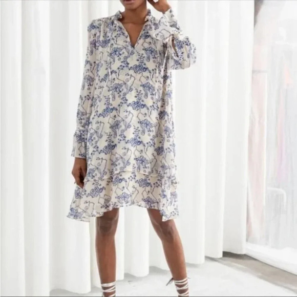 & Other Stories Ruffle Collar Cloud Print Mini Dress Women Sz 10 Tan Blue Tiered - Picture 2 of 15